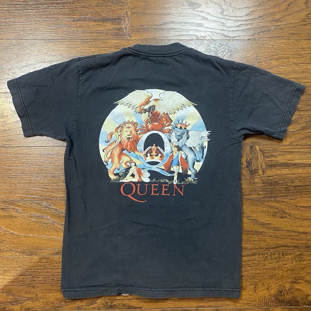 Daydreamer Queen Band T-Shirt Faded Black Notched V-Neck XS Graphic Tee
